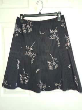 (M)🌺Vtg Classy Women's Black  A-Line w  Pink Floral Embroidery Pinstripe Skirt
